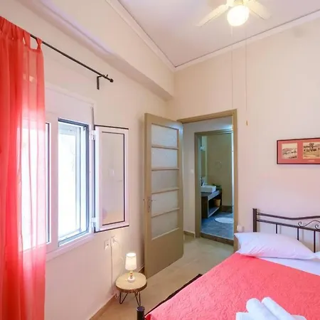 Semesterbostad Family W. Yard In Beating Heart Of Old Town *