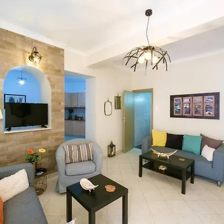 Semesterbostad Family W. Yard In Beating Heart Of Old Town Chania (Crete)