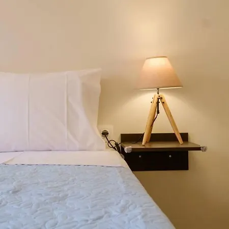 Family W. Yard In Beating Heart Of Old Town Semesterbostad Chania (Crete)