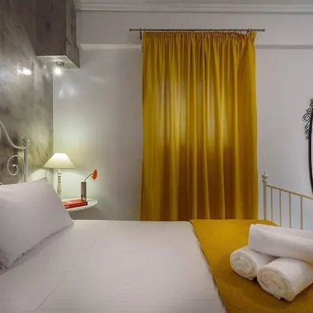 Family W. Yard In Beating Heart Of Old Town Χανιά