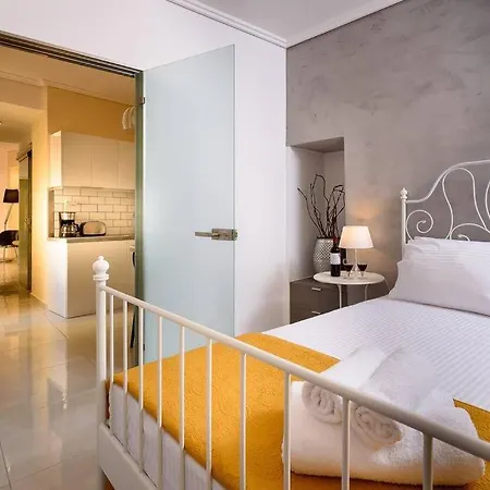 Σπίτι διακοπών Family W. Yard In Beating Heart Of Old Town