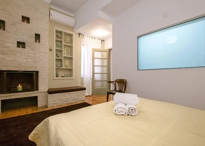 Family W. Yard In Beating Heart Of Old Town Semesterbostad *