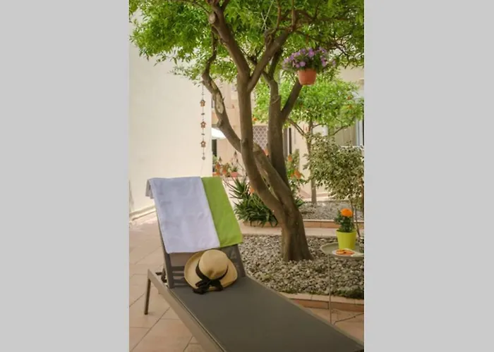 Semesterbostad Family W. Yard In Beating Heart Of Old Town Chania (Crete)