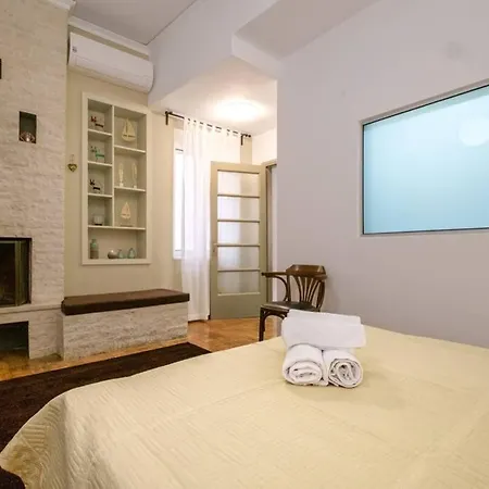 Family W. Yard In Beating Heart Of Old Town 度假居 *