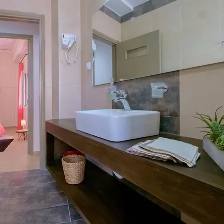 Holiday home Family W. Yard In Beating Heart Of Old Town Chania (Crete)