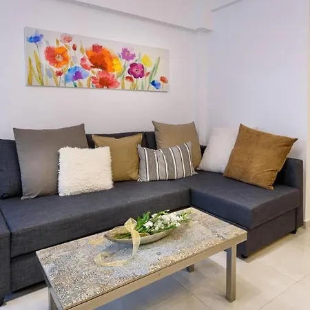 Holiday home Family W. Yard In Beating Heart Of Old Town *
